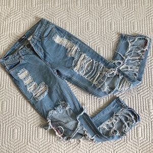 Women’s Distressed Boyfriend Jeans